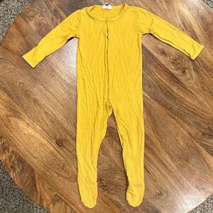 Kyte BABY button footie 12-18 month